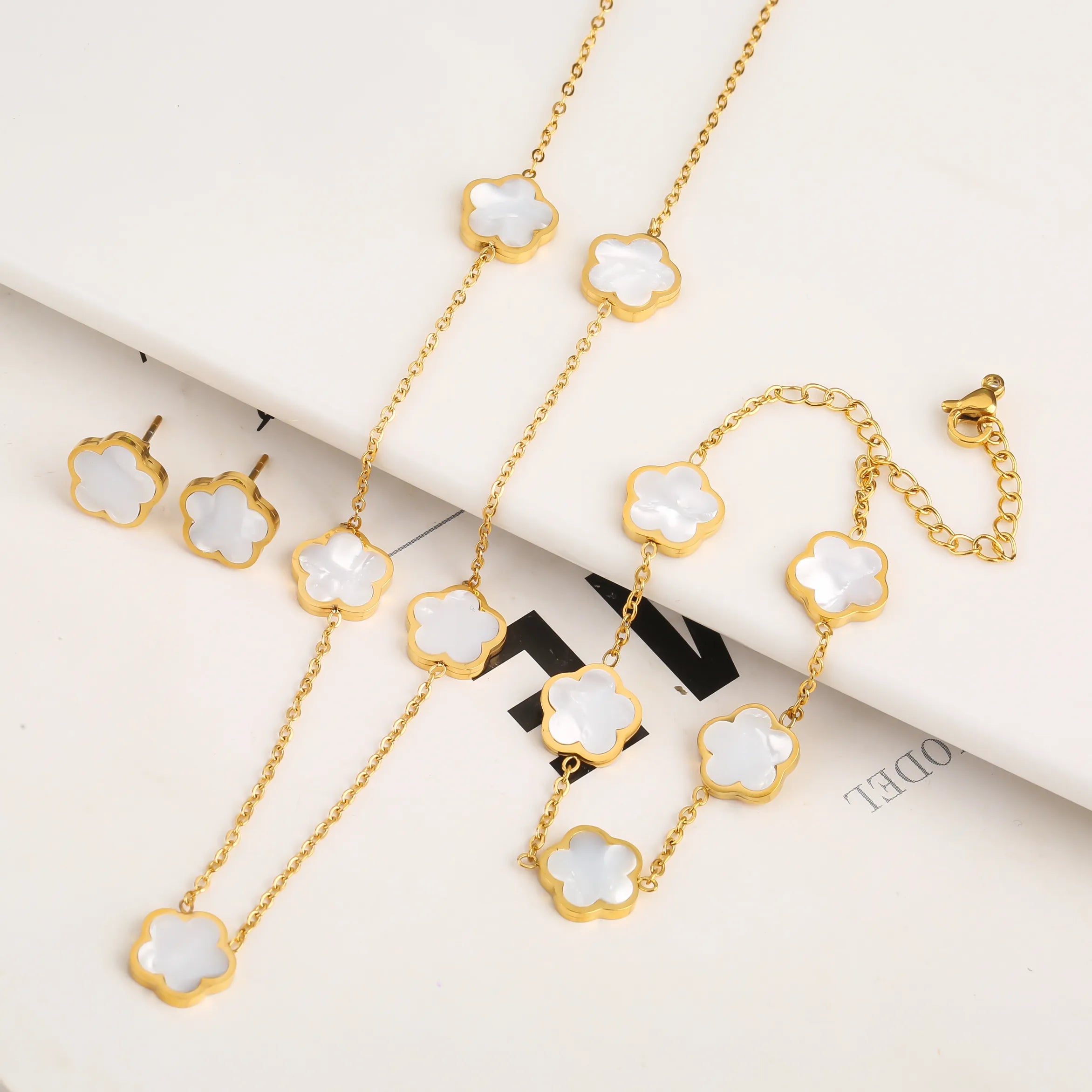 Luxe Clover 3-Piece Set